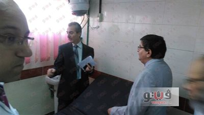نائب رئيس التأمين الصحي يتفقد مستشفى بنها استعدادا لافتتاحها