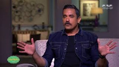 أمير كرارة عن بداياته الفنية: كنت بطلع أسقف (فيديو)