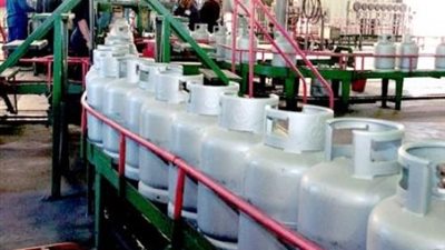 مركز حقوقى يتضامن مع عمال مصنع