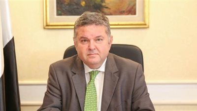 خبراء يوضحون أسباب دمج شركات قطاع الأعمال