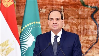 السيسي يمنح وسام الجمهورية من الطبقة الأولى لرئيس محكمة النقض السابق