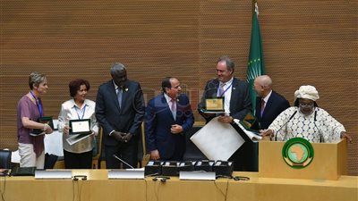 تفاصيل تسلم مصر راية أفريقيا.. السيسي يترأس القمة الـ32 للاتحاد الأفريقي.. يلقي خطابا تاريخيا.. يستعرض تحديات القارة السمراء وخطط العمل.. ويبحث تعزيز التعاون وتنمية الدول الأفريقية مع قادة الوفود