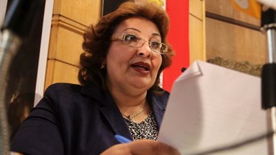 مارجريت عازر: البرلمان يطالب بإعادة فحص القمح المستورد