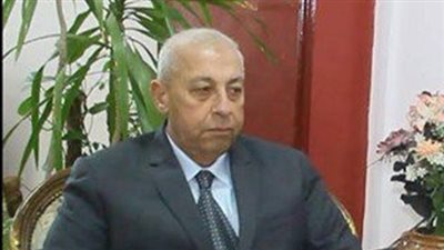 الأزهر يحرج محافظ أسوان بسبب تصريحاته الوهمية.. بيت الزكاة ينفي سداد مديونية أصحاب البازارات.. ويؤكد: لا يتم الصرف في هذه الحالات.. الشارع الأسواني: حجازي يحاول الهروب من مقصلة التغيير