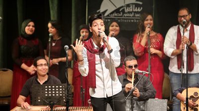 بالصور.. رامي أبو الفتوح يبدع بـ«ذكرياتي» في الساقية