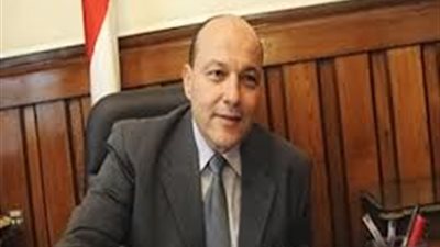 ناشط سياسى يتهم وزير الداخلية بهتك عرضه