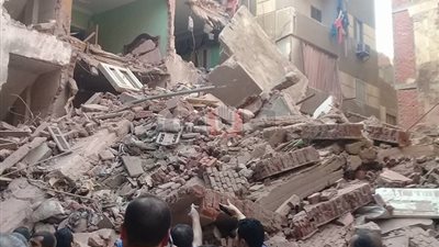 النيابة تنتقل لمعاينة موقع عقارين منهارين بإمبابة