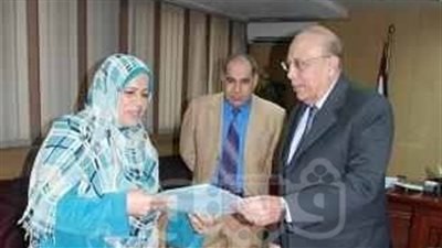 محافظ الغربية يقدم  جوائز المسابقات الدينية