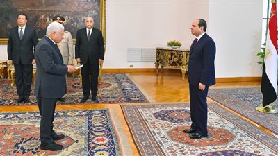 5 صور ترصد أداء رئيسي النيابة الإدارية والنقض اليمين أمام السيسي