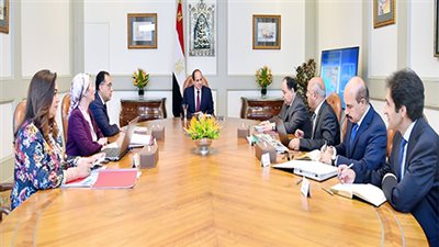 الرئيس وتطوير منظومة النقل.. السيسي يكلف مواصلة إنجاز مشروعات تطوير الموانيء.. يشدد على مراعاة الاشتراطات والمعايير البيئية.. ويوجه بالاستمرار في أعمال تنفيذ وتطوير المترو