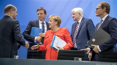 وزير الداخلية الألماني يستبعد تحالف المحافظين مع اليمين الشعبوي