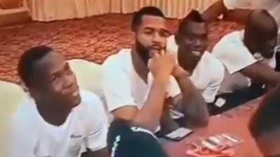 رئيس بنين يهنئ اللاعبين بعد الإطاحة بالمغرب من أمم أفريقيا (فيديو)