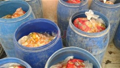 ضبط مصنع غير مرخص لتصنيع المخللات بالوادي الجديد