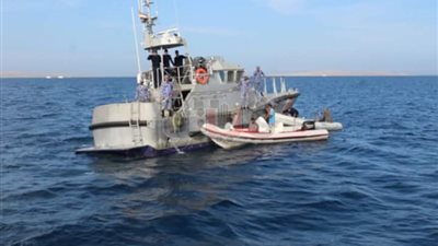 القوات البحرية تنقذ 12 سائحا من الغرق قبالة شواطئ الغردقة