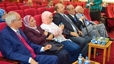 معهد التخطيط القومي يعقد حلقة نقاشية حول وضع مصر بتقرير البنك الدولي