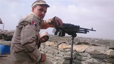 «صافور» بالشرقية تتشح بالسواد انتظارا لوصول جثمان شهيد الشيخ زويد