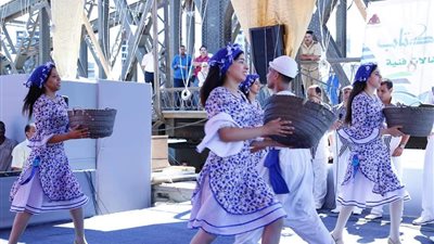 عروض فنية للترويج لمعرض دمياط الأول للكتاب (صور)