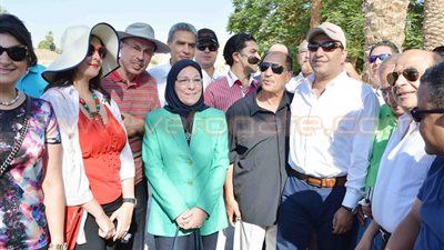 بالصور.. وزيرة القوى العاملة تزور معابد الكرنك