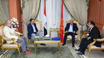 محافظ بورسعيد يستقبل رئيس الاتحاد المصري لتنس الطاولة (صور)