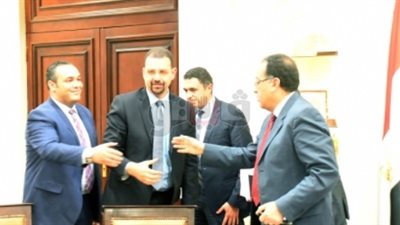 تعاون بين «الإسكان» و«شنايدر إليكتريك» في إحلال وتجديد محطات المياه