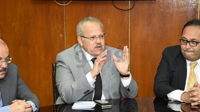 رئيس جامعة القاهرة: إجراءات حاسمة لتحسين الخدمة بقصر العيني