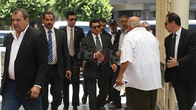 وزير الشباب والرياضة يشارك في جنازة عبد الرحيم محمد (فيديو وصور)