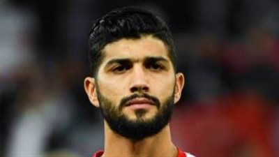 فرجاني ساسي يداعب النقاز بعد الفوز بالسوبر المصري السعودي
