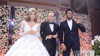 بالفيديو والصور.. حفل زفاف جنات بحضور نجوم الفن والغناء.. «سميرة سعيد وحماقي» أبرز المشاركين.. «العروس» تتحول إلى أميرة ديزني في «ليلة العمر».. وتغني لزوجها: اطمنت معاك ي