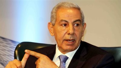 قرار وزارة التجارة باستمرار فرض رسم صادر على خامات تعدينية