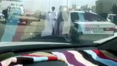 فتاة تتسبب في حادث تصادم بين عدد من السيارات بجدة (فيديو)