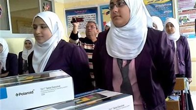 التعليم: لا صحة لتوزيع التابلت على طلاب المرحلة الإعدادية