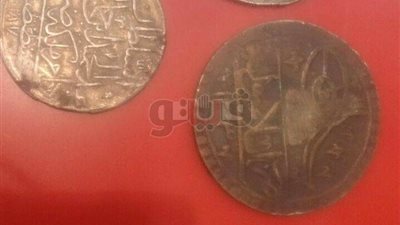 إحباط تهريب ٢٠ قطعة أثرية تعود للعصر العثماني بمطار القاهرة