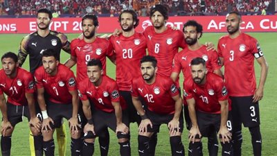 صلاح وتريزيجيه يقودان تشكيلة الفراعنة أمام جنوب أفريقيا