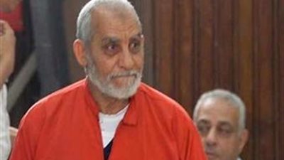 تأجيل محاكمة بديع وآخرين بـ «اقتحام قسم العرب» لـ10 مارس