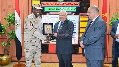 محافظ بورسعيد يستعرض خطة مواجهة الأزمات والكوارث (صور)