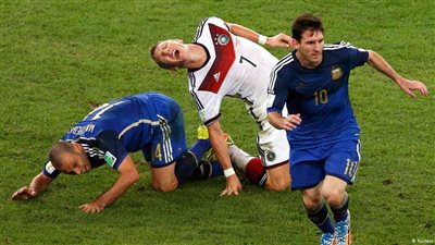 لهذه الأسباب أزاح ميسي ورفاقه المانشافت من صدارة الـ«فيفا»