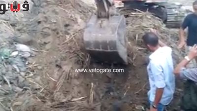 لحظة العثور على جثة ضحية عصابة «التوك توك» بالشرقية (فيديو)