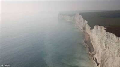 إصابة 150 شخصا بسبب ضباب كيماوي غامض على أحد شواطئ بريطانيا