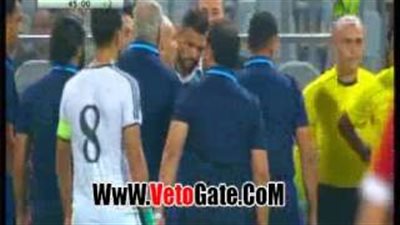 بالفيديو.. إبراهيم حسن يتعدى لفظيا على حكم مباراة الجيش والمصري