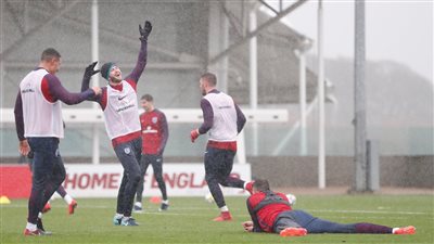 بالصور.. 20 لاعبا يشاركون في تدريبات إنجلترا استعدادا لألمانيا