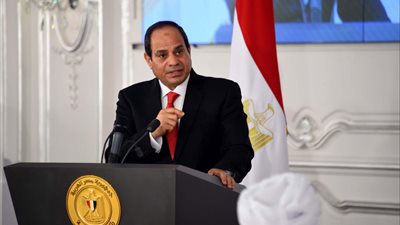 السيسي يشاهد فيلما تسجيليا عن إنجازات الزراعات المحمية والتنمية الغذائية