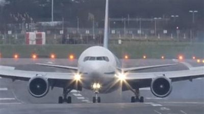 تأخر إقلاع الطائرة المتجهة إلى فرنسا ٤ ساعات لسوء الطقس