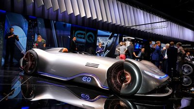 مرسيدس تطرح السيارة الاختبارية Vision EQ Silver Arrow (صور)