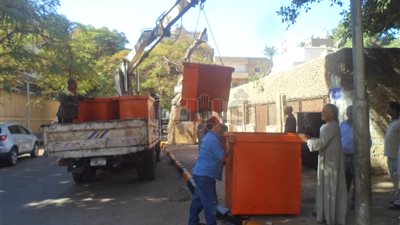 بالصور.. رفع كفاءة النظافة بميدان فينى في الدقى