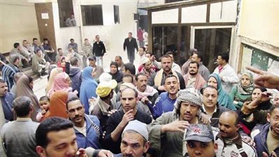 الجيش الثالث يتدخل لصرف المرتبات المتأخرة للعاملين بـ