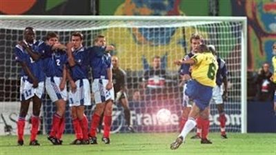 أهداف ومهارات روبرتو كارلوس في عيد ميلاده الـ45 (فيديو)