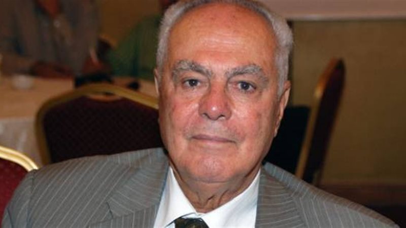الدكتور يحيي الجمل،
