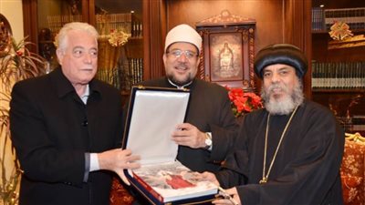 وزير الأوقاف ومحافظ جنوب سيناء يزوران كنيسة السمائيين للتهنئة بالعام الميلادي الجديد