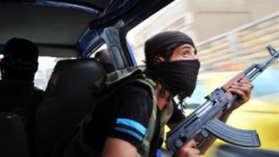 إصابة مخبر ومواطنين في إطلاق نار من سيارة مجهولة بالقصاصين