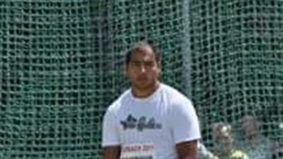 وزير الرياضة يبحث مع بطل ألعاب القوى أزمة منعه من السفر